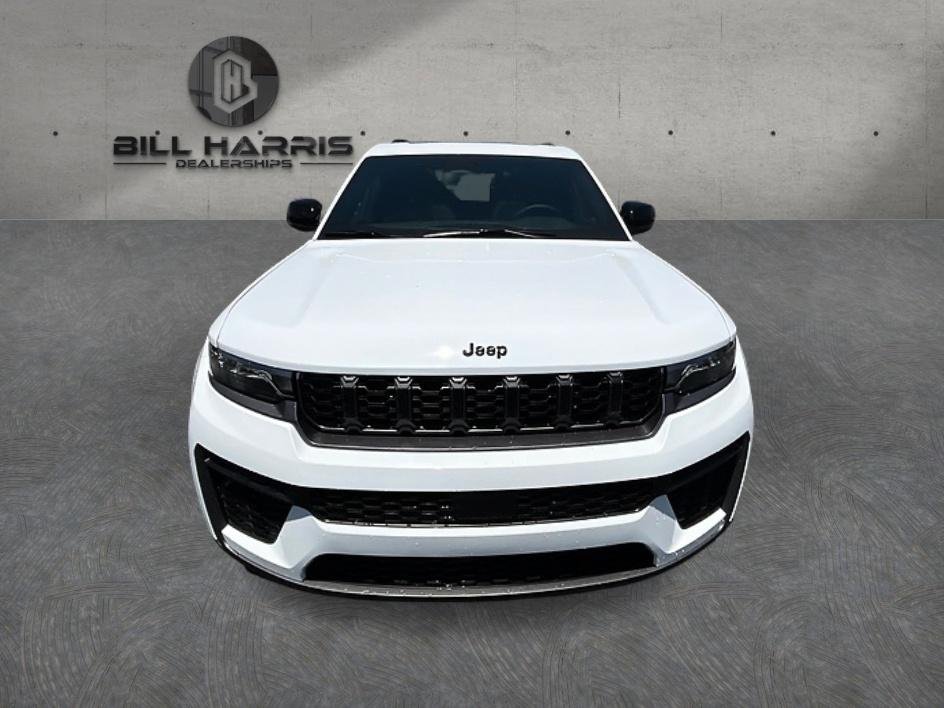 New 2026 Bright White Clear-Coat Exterior Paint Jeep Altitude image 2