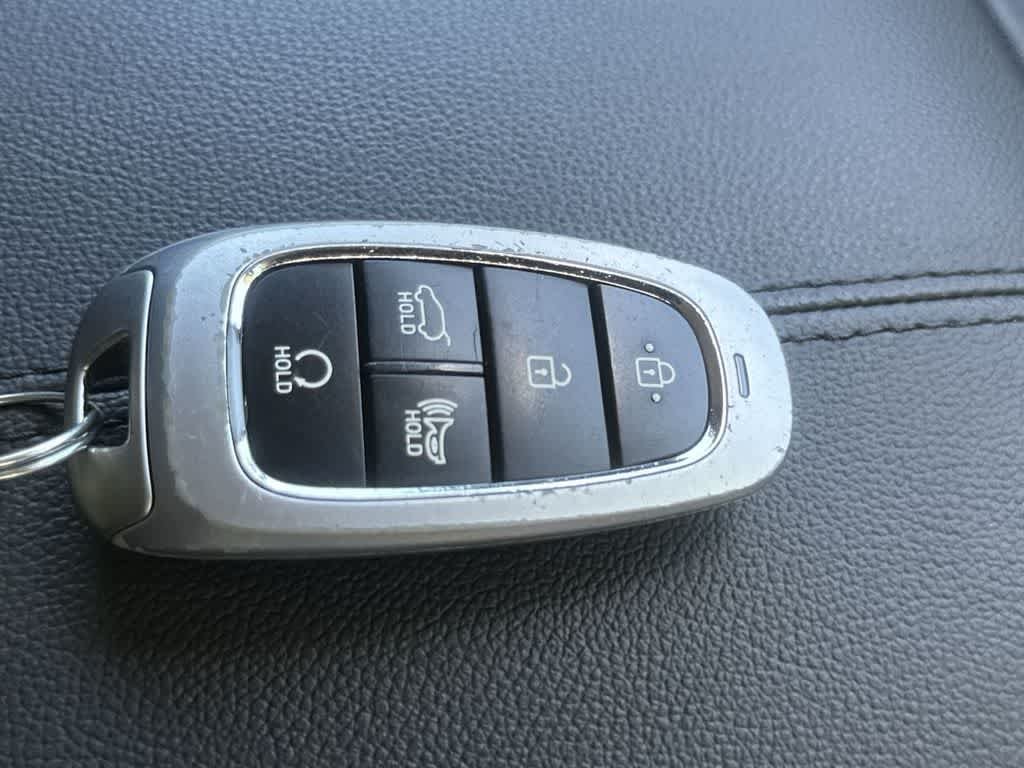 Used 2024 Shimmering Silver Hyundai SEL image 28