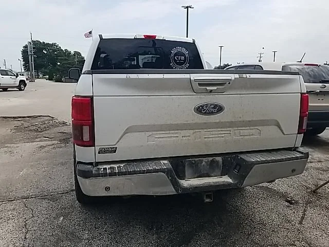 Used 2018 White Ford XL image 17