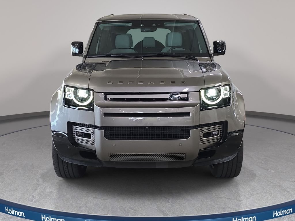 Used 2025 Silver Land Rover X-Dynamic SE image 3