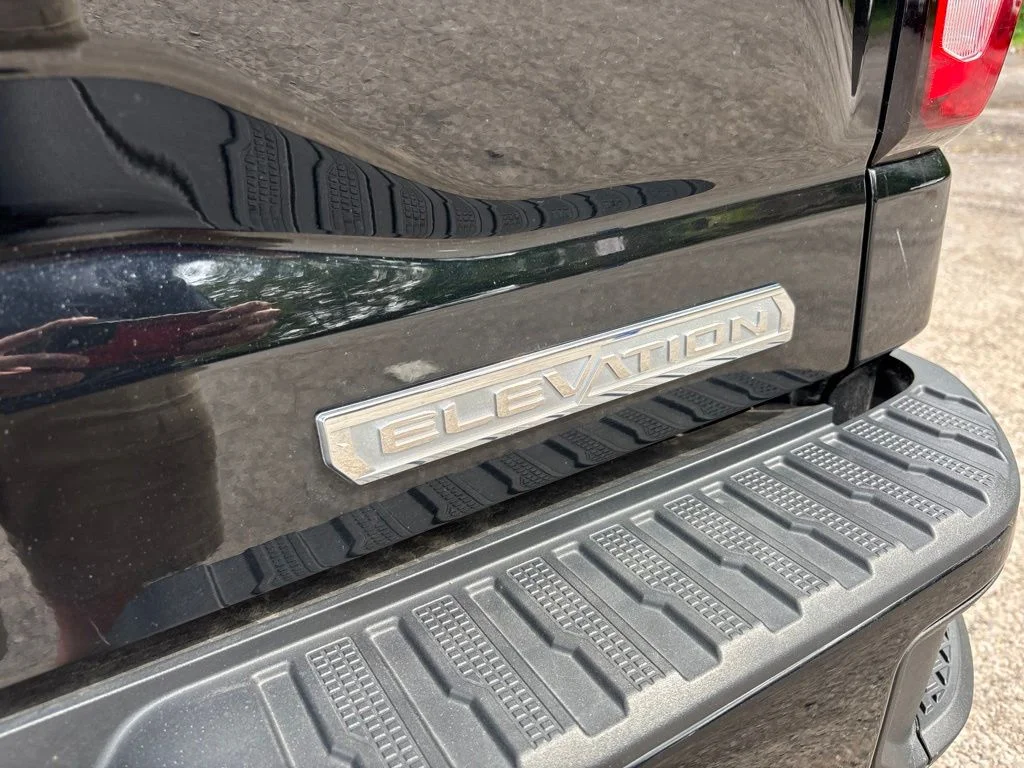 Used 2020 Black GMC Elevation image 11