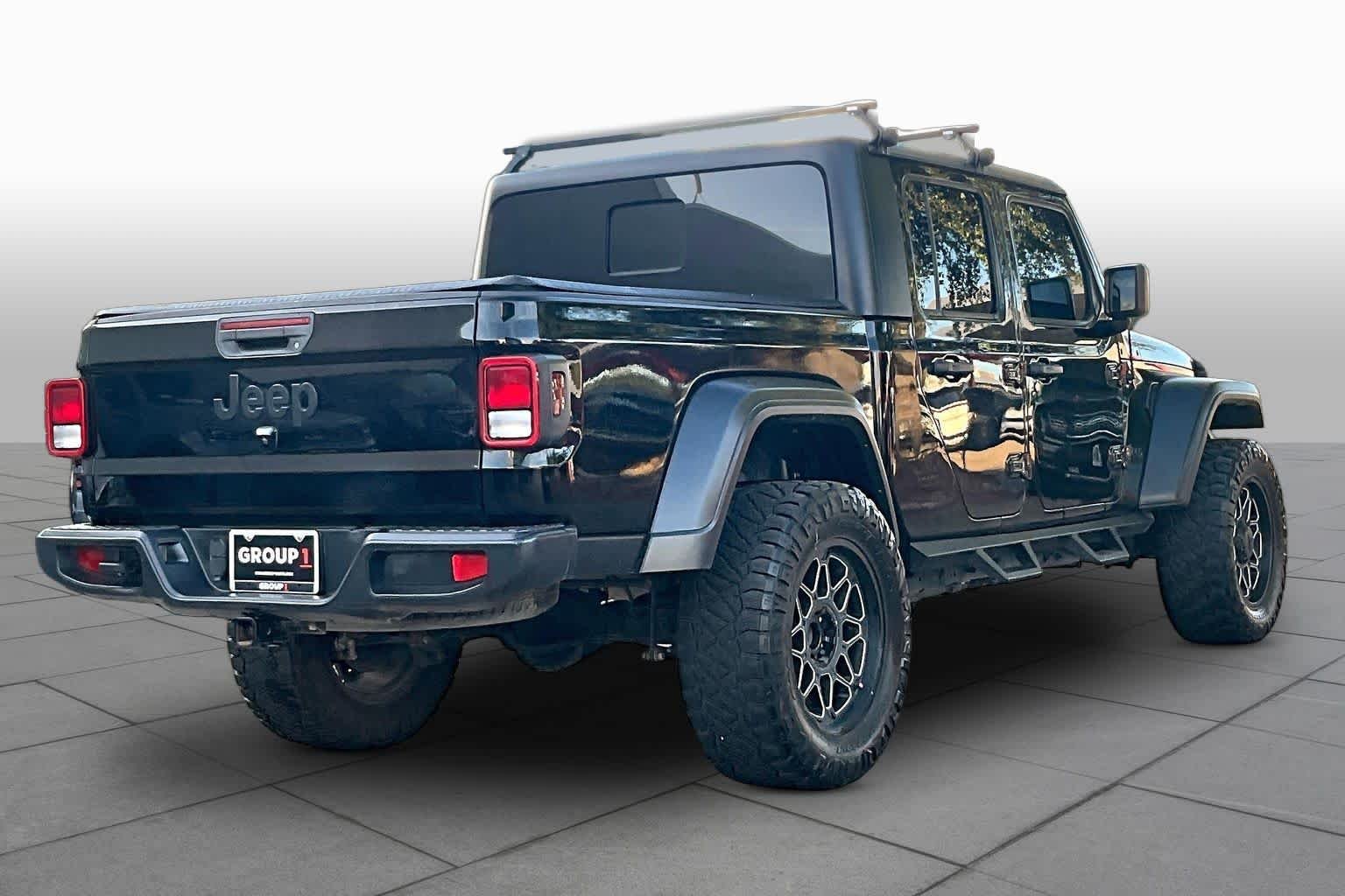 Used 2020 Black Clearcoat Jeep Sport S image 12