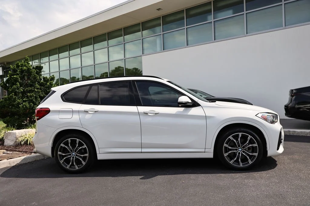 Used 2021 Alpine White BMW xDrive28i image 4