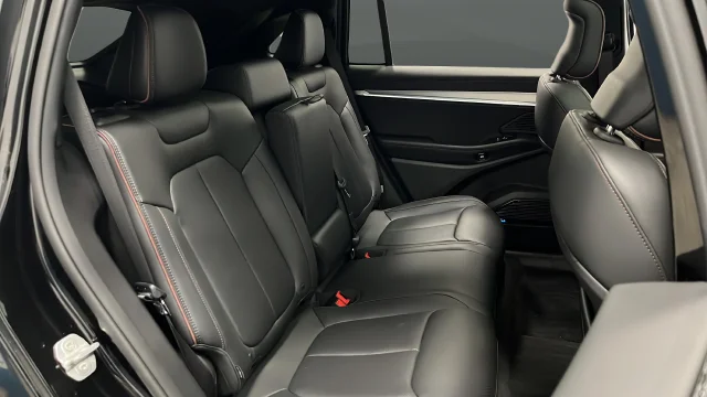 Used 2025 Diamond Black Jeep Launch Edition image 25