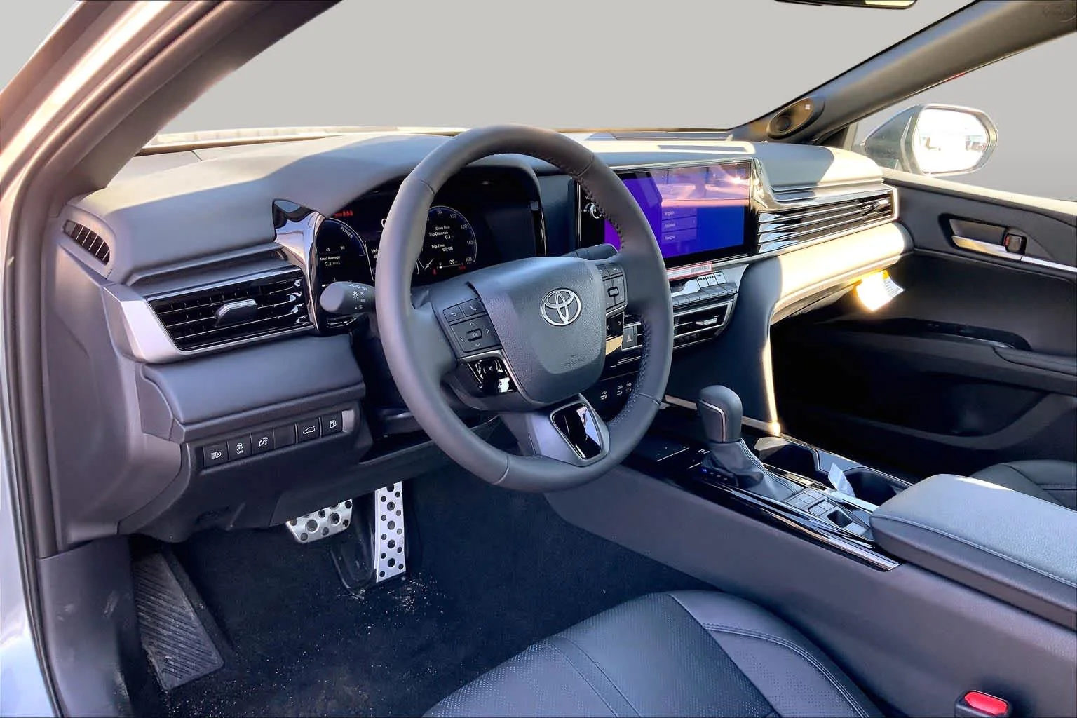 New 2026 Heavy Metal with Midnight Black Metallic roof Toyota XSE image 8