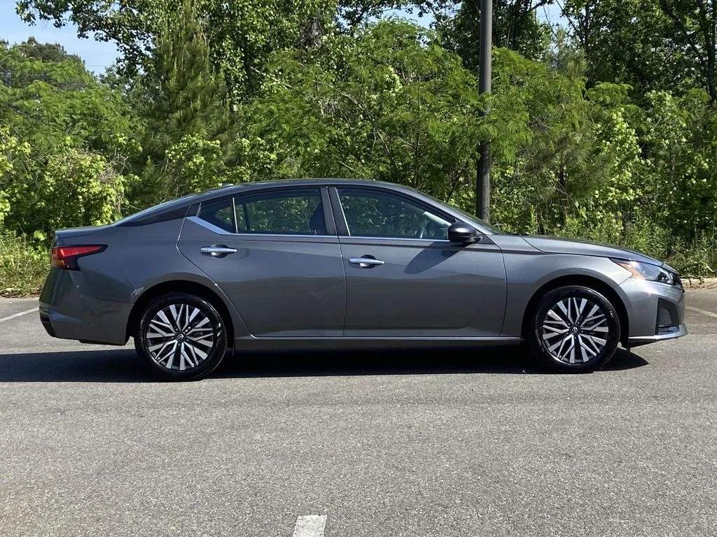 Certified Used 2025 Gun Metallic Nissan SV image 2