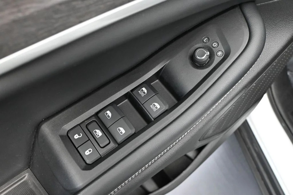 Certified Used 2024 White/off-white Jeep Limited image 19