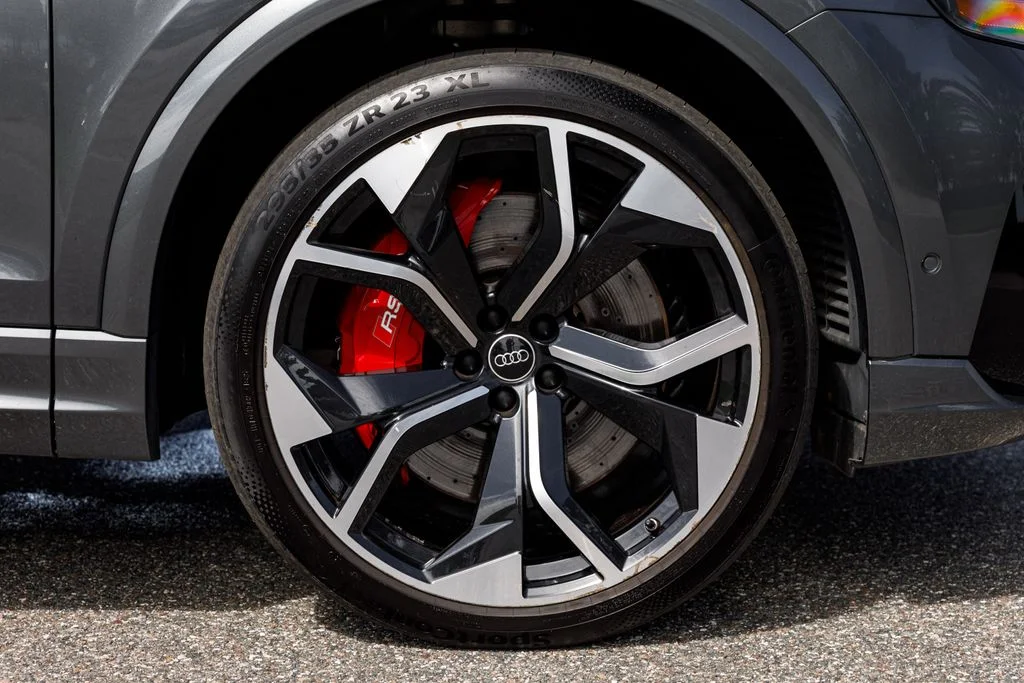 Used 2023  Audi 4.0T image 13