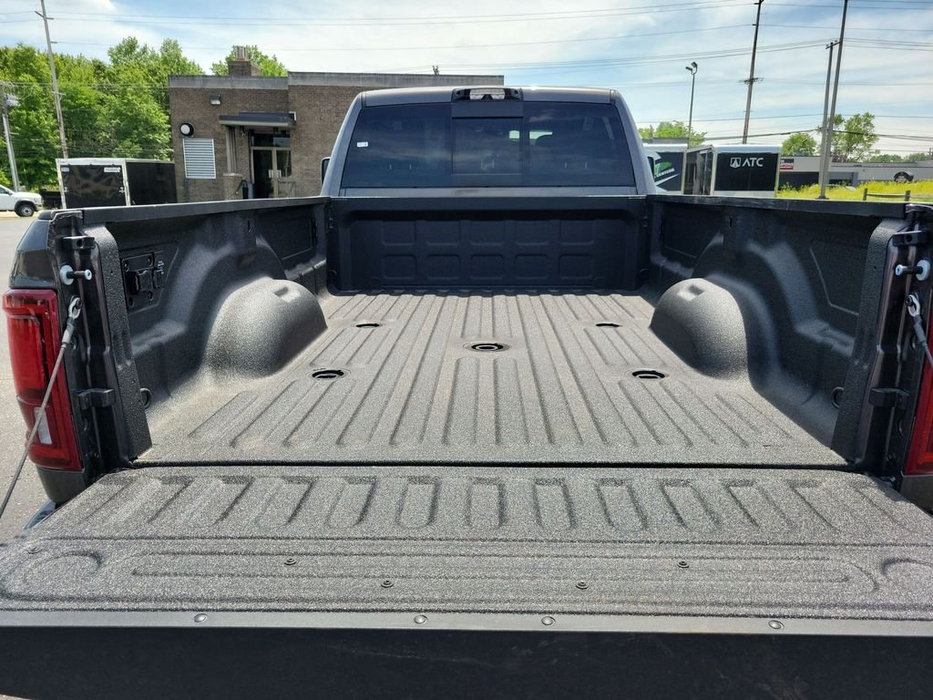 New 2026 Granite Crystal Metallic Clear-Coat Exterior Paint RAM Laramie image 8
