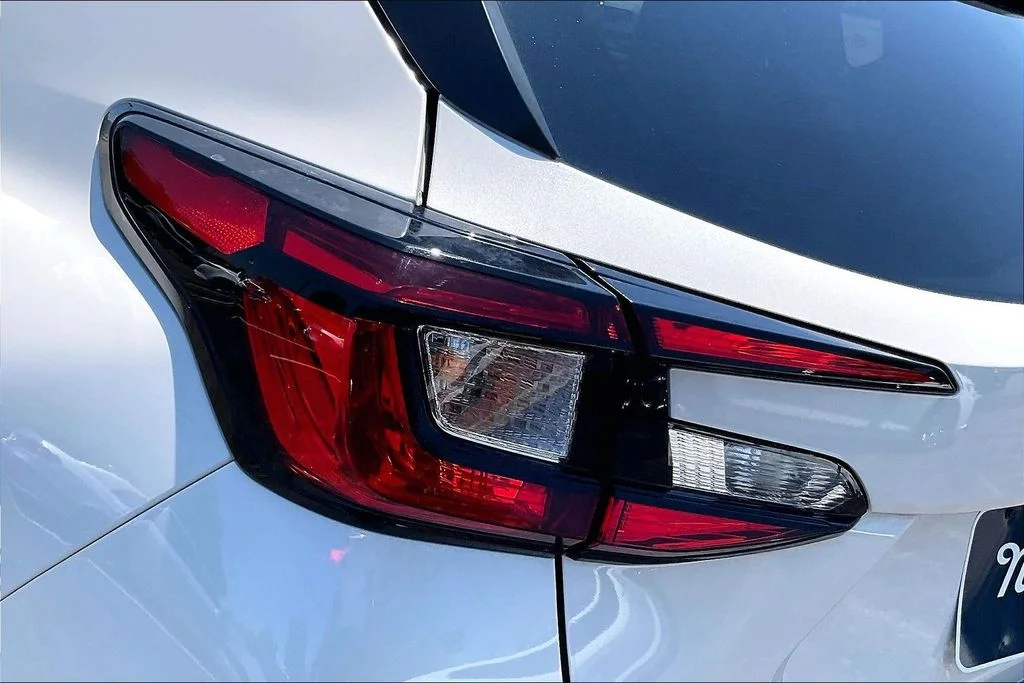 Used 2025 White Subaru Wilderness image 33