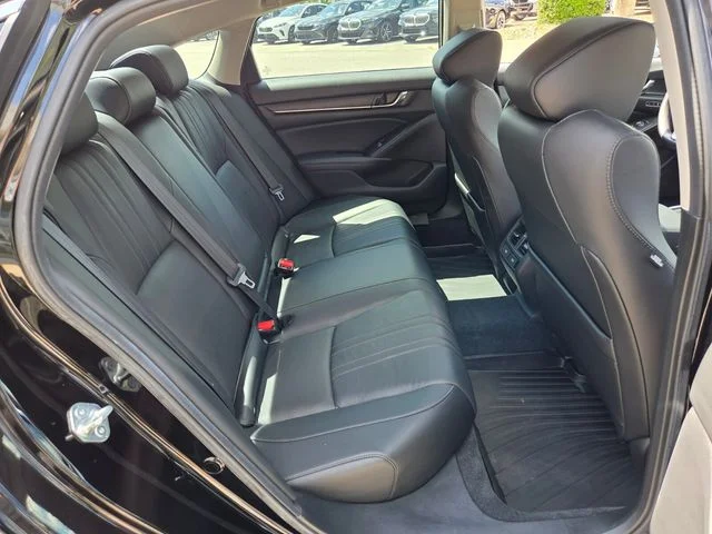 Used 2022 Black Honda EX-L image 17