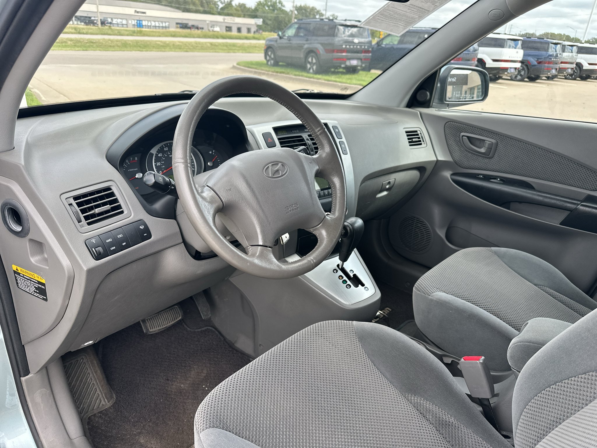 Used 2009 Desert Sage Metallic Hyundai SE image 2