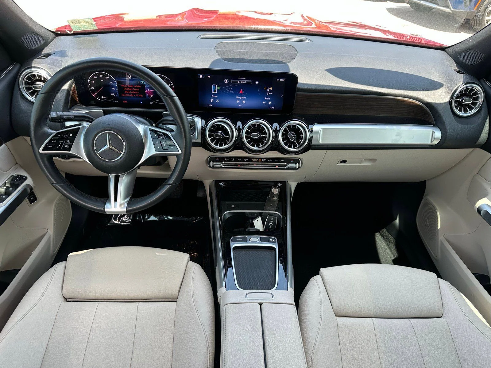 Used 2024  Mercedes-Benz GLB 250 image 13
