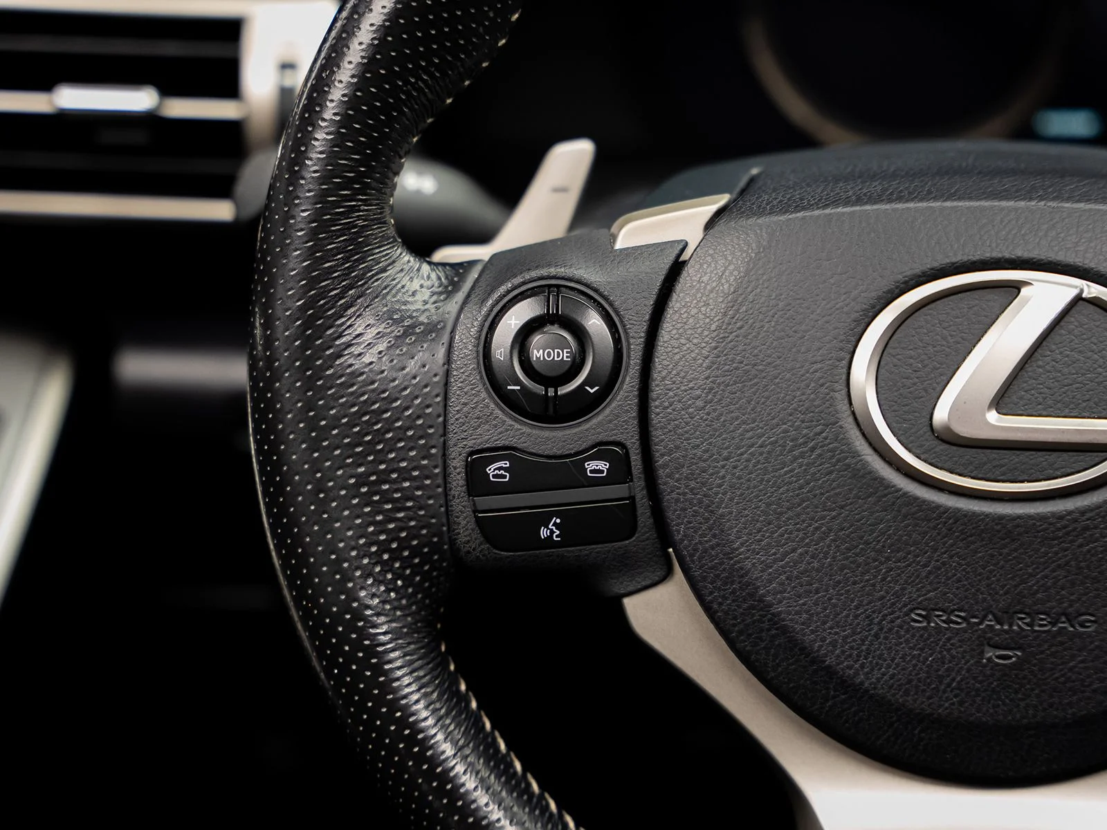 Used 2016 White Lexus 200t image 47