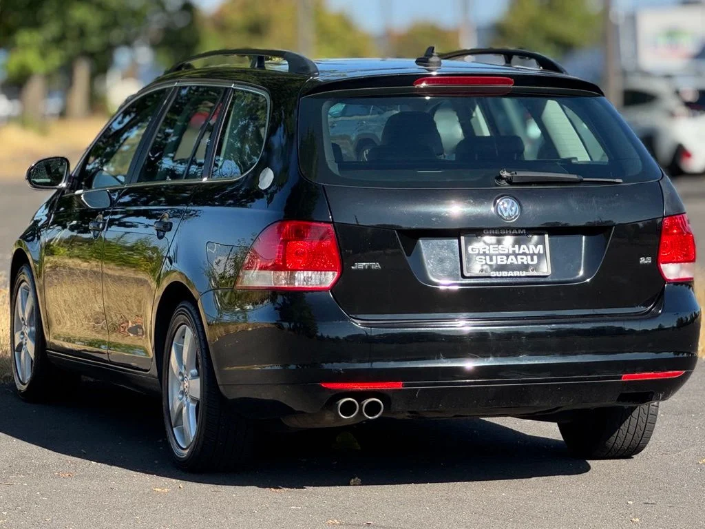 Used 2009  Volkswagen 2.5L SE image 5