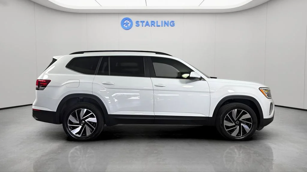 Used 2024 White Volkswagen 2.0T SE w/Technology image 11