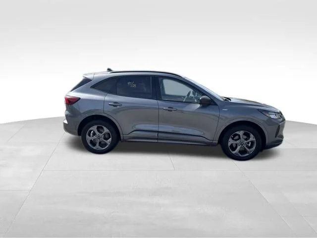 Used 2024 Gray Ford ST-Line image 6