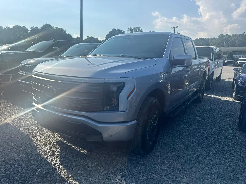 Used 2022 Blue Ford Lariat image 1