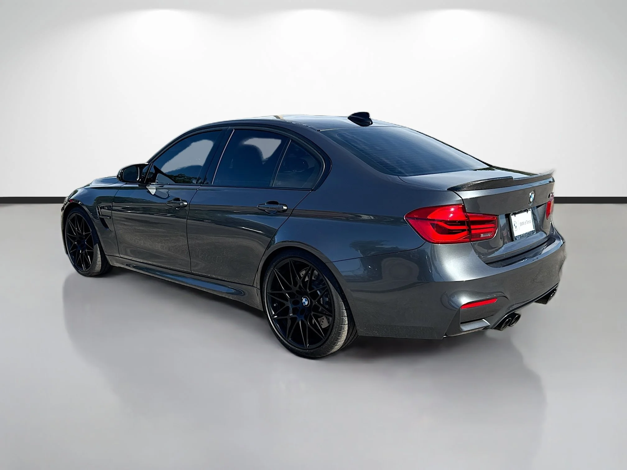 Used 2018 Mineral Gray Metallic BMW Competition image 5