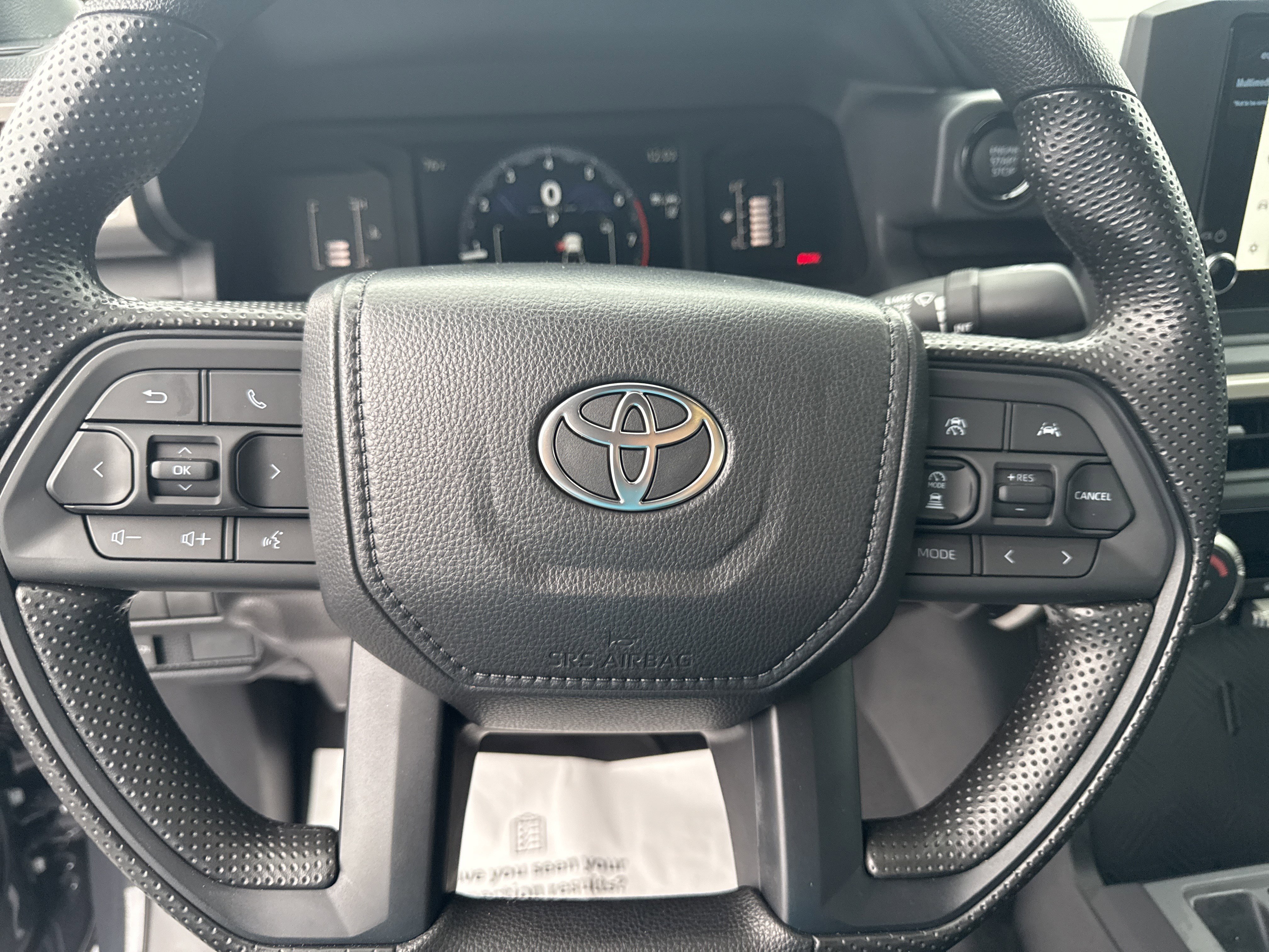 Used 2025  Toyota  image 17