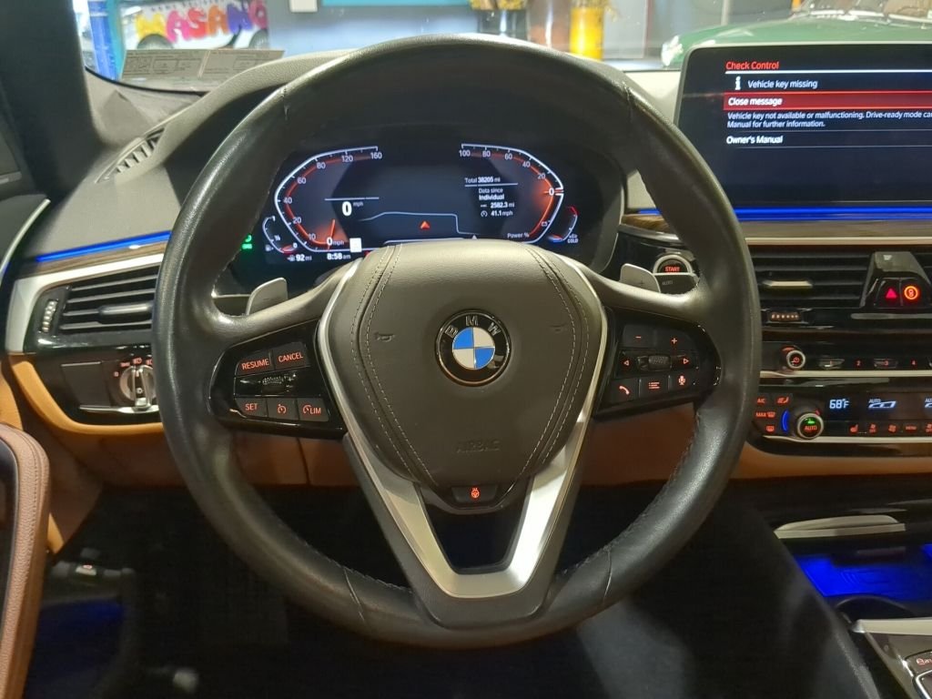 Used 2022 Black BMW 540i xDrive image 2