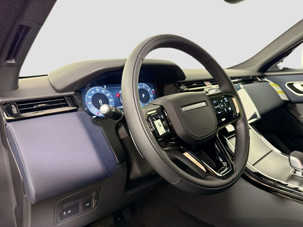 New 2026 Fuji White Land Rover S image 9