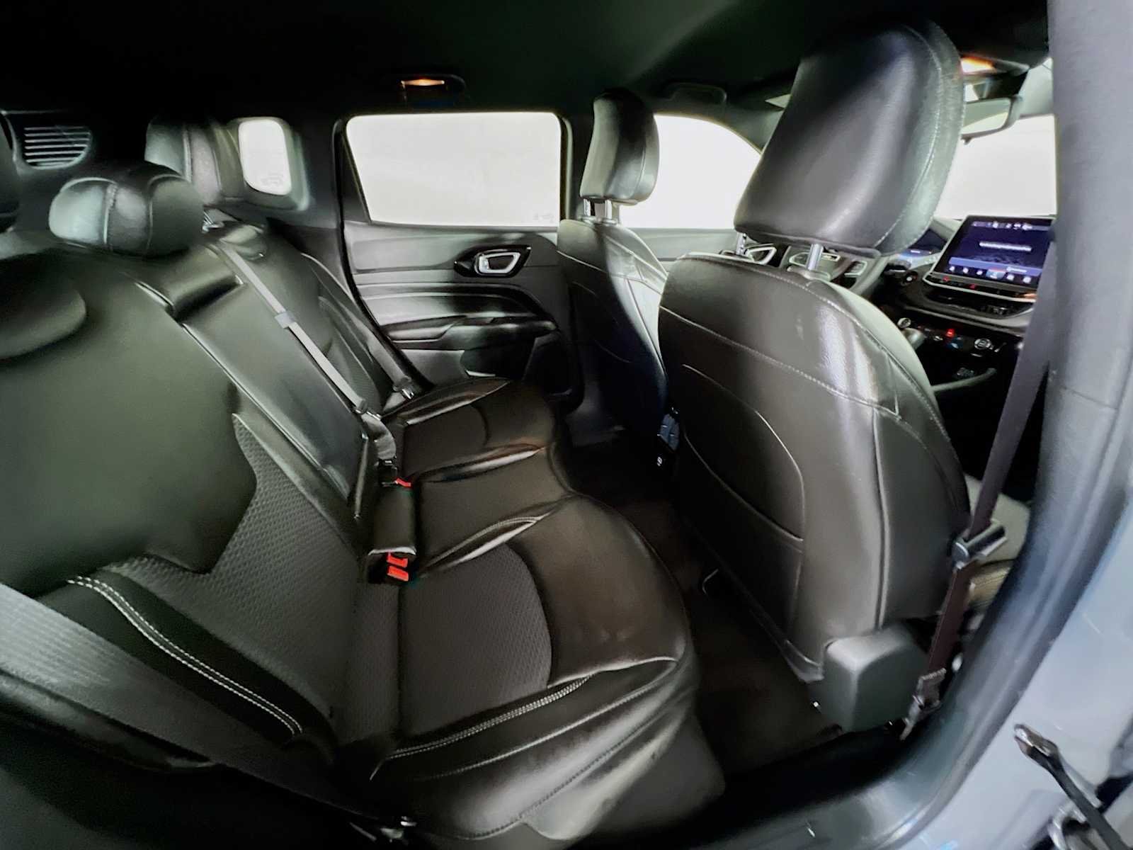 Used 2023 Sting-Gray Clearcoat Jeep Altitude image 26
