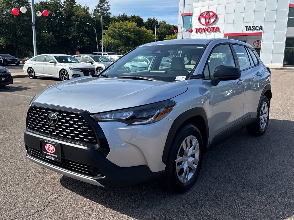 Certified Used 2025 Silver Toyota L image 3