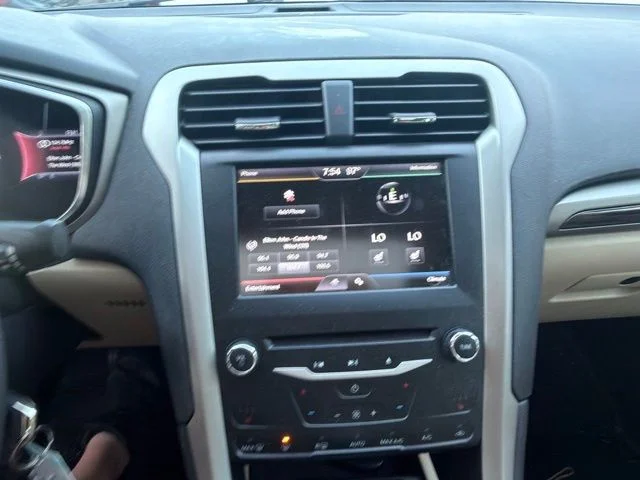 Used 2014 White Ford SE image 39