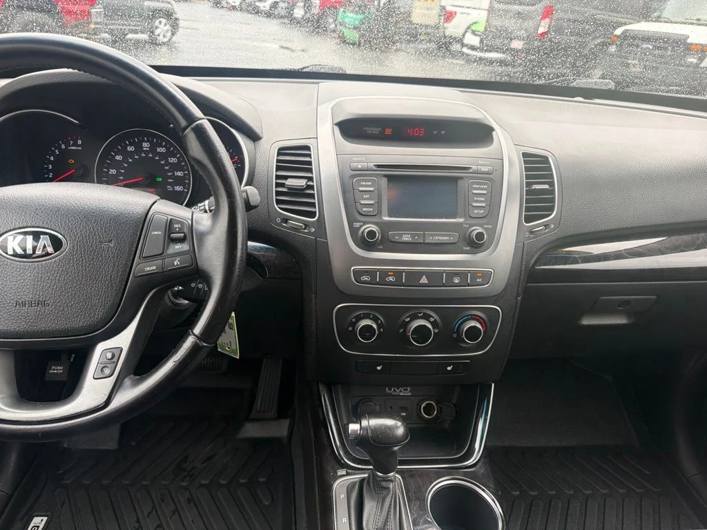 Used 2015 Black Kia LX image 22