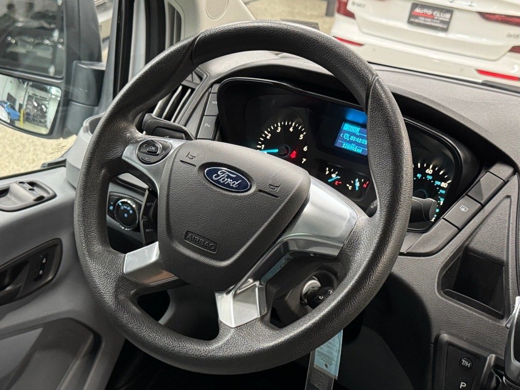 2017 Ford Transit XLT photo 4