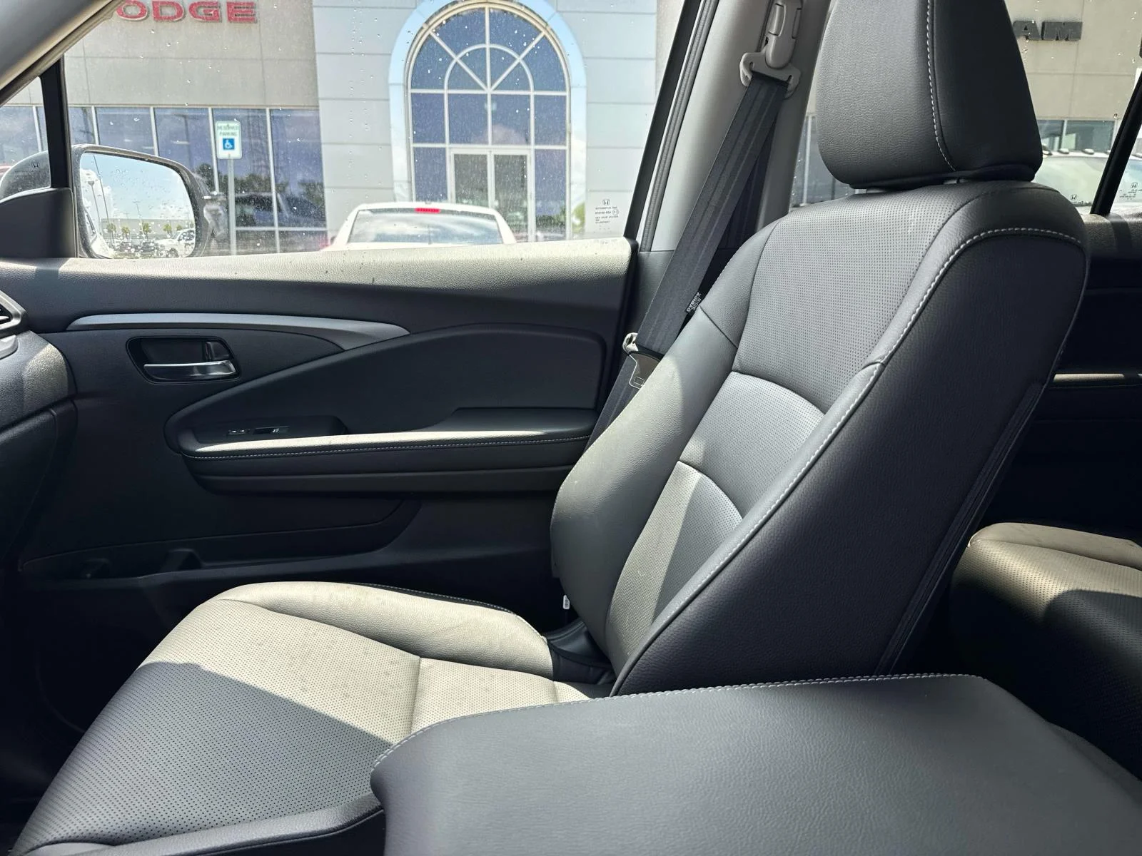 Used 2025 White Honda RTL AWD image 15