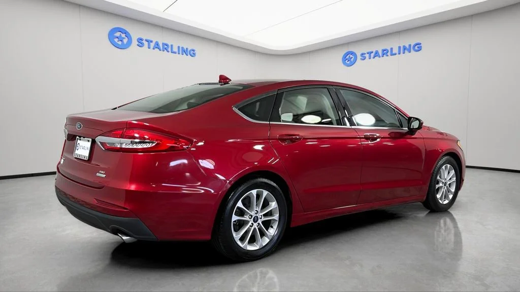 Used 2020 Red Ford SE image 9