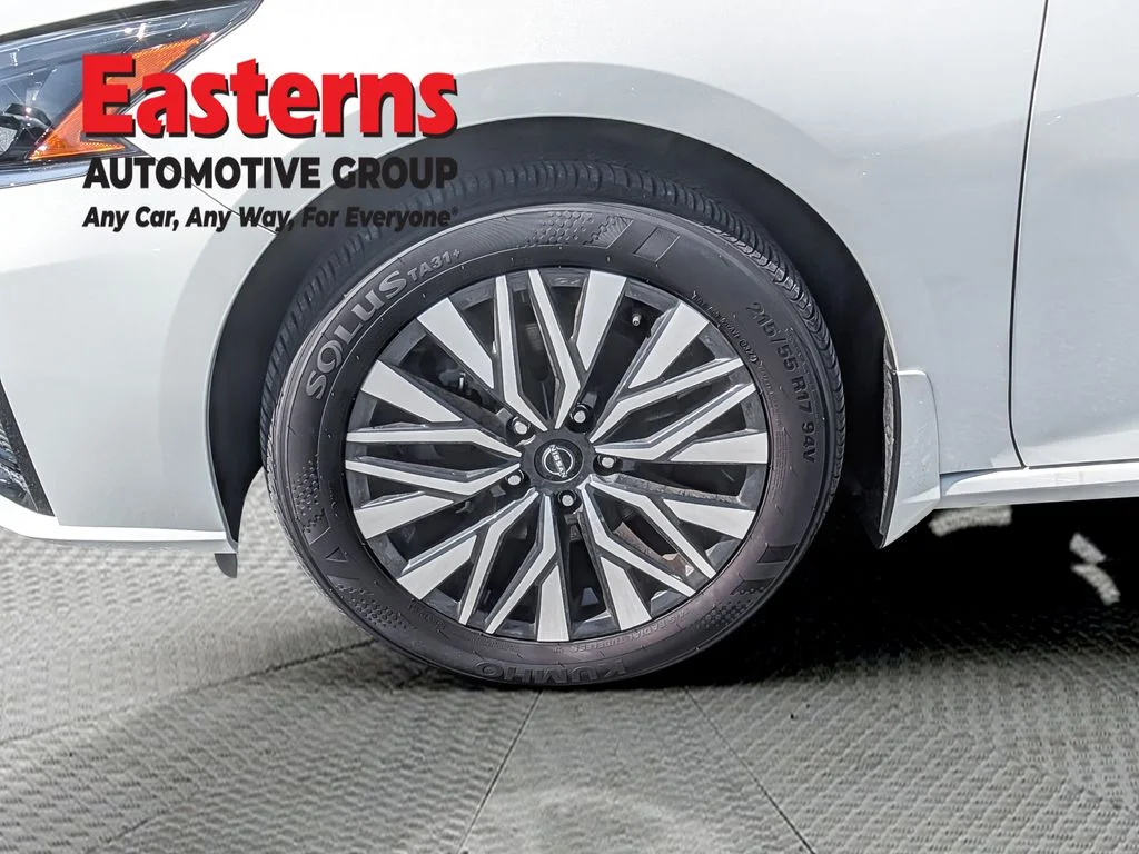 Used 2024 White Nissan 2.5 SV image 27