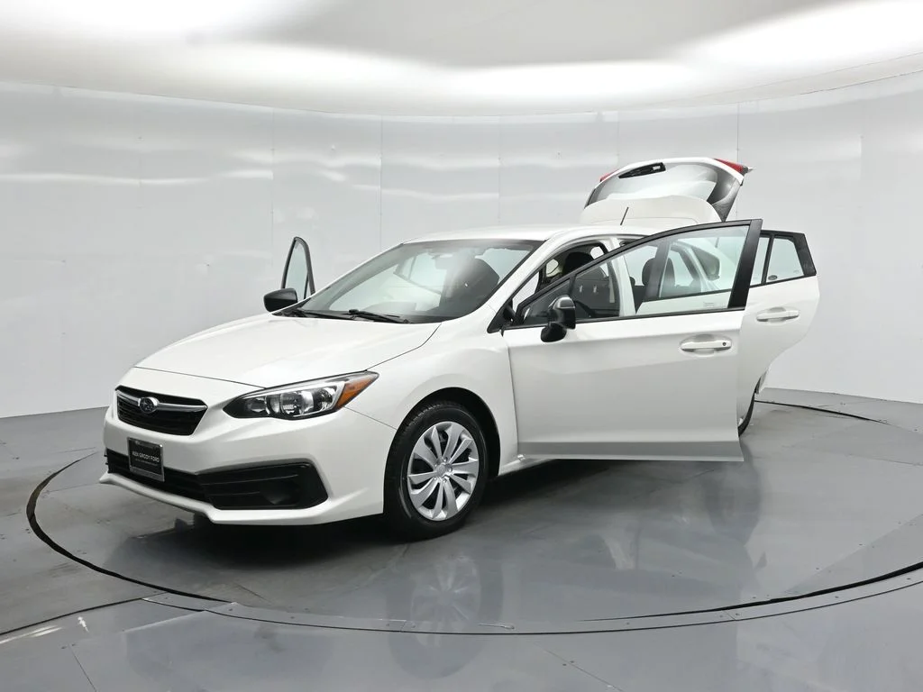 Used 2021 White Subaru Base image 22