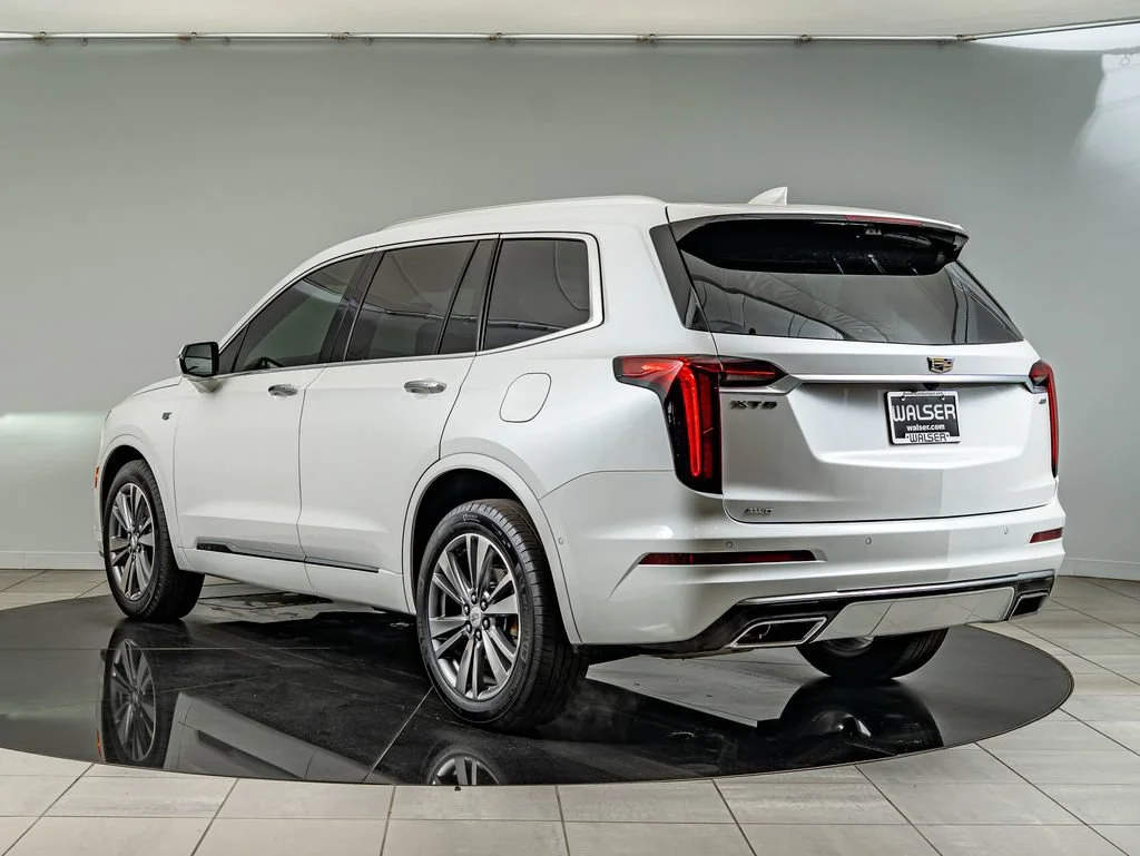 Used 2025 Crystal White Tricoat Cadillac Premium Luxury image 7