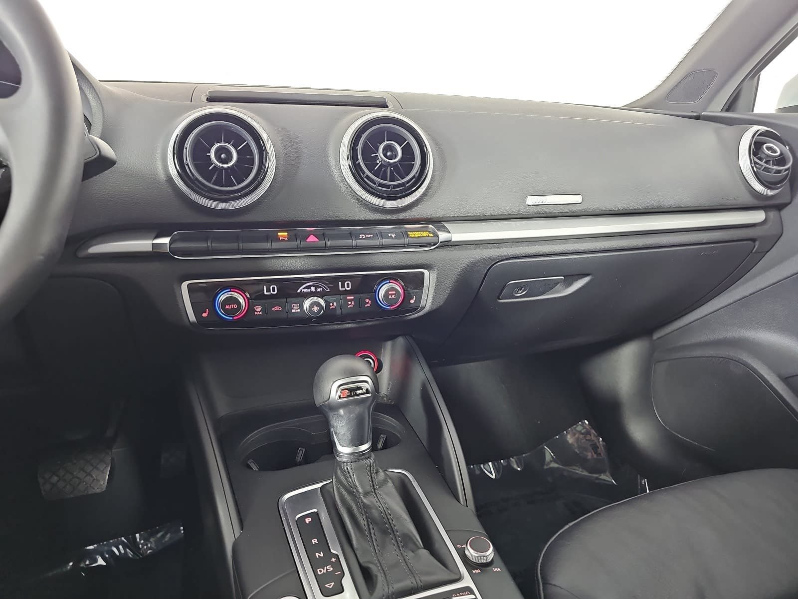 Used 2016 White Audi 1.8T Premium image 19