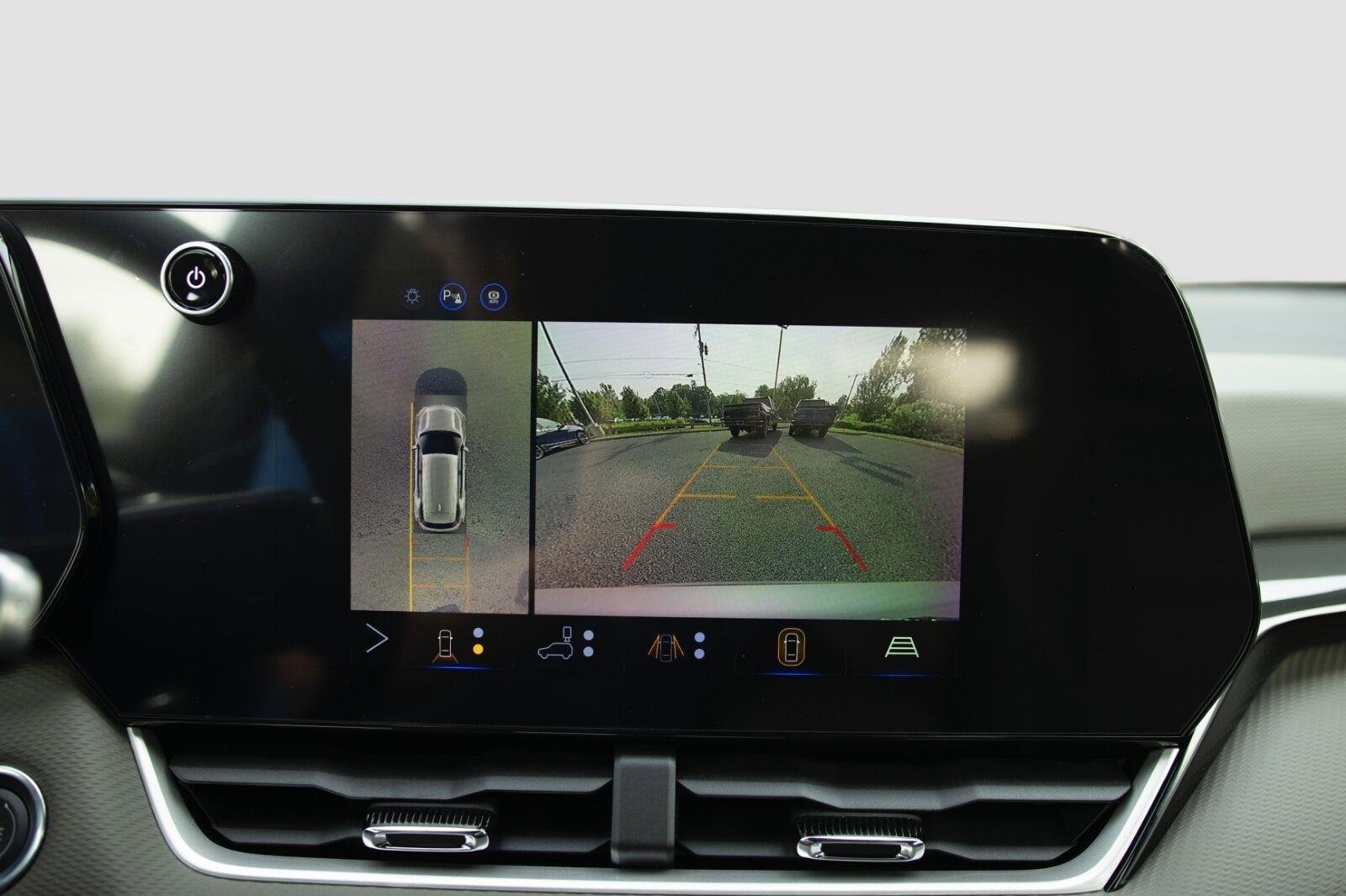 2027 Chevrolet Equinox LT - Photo 19