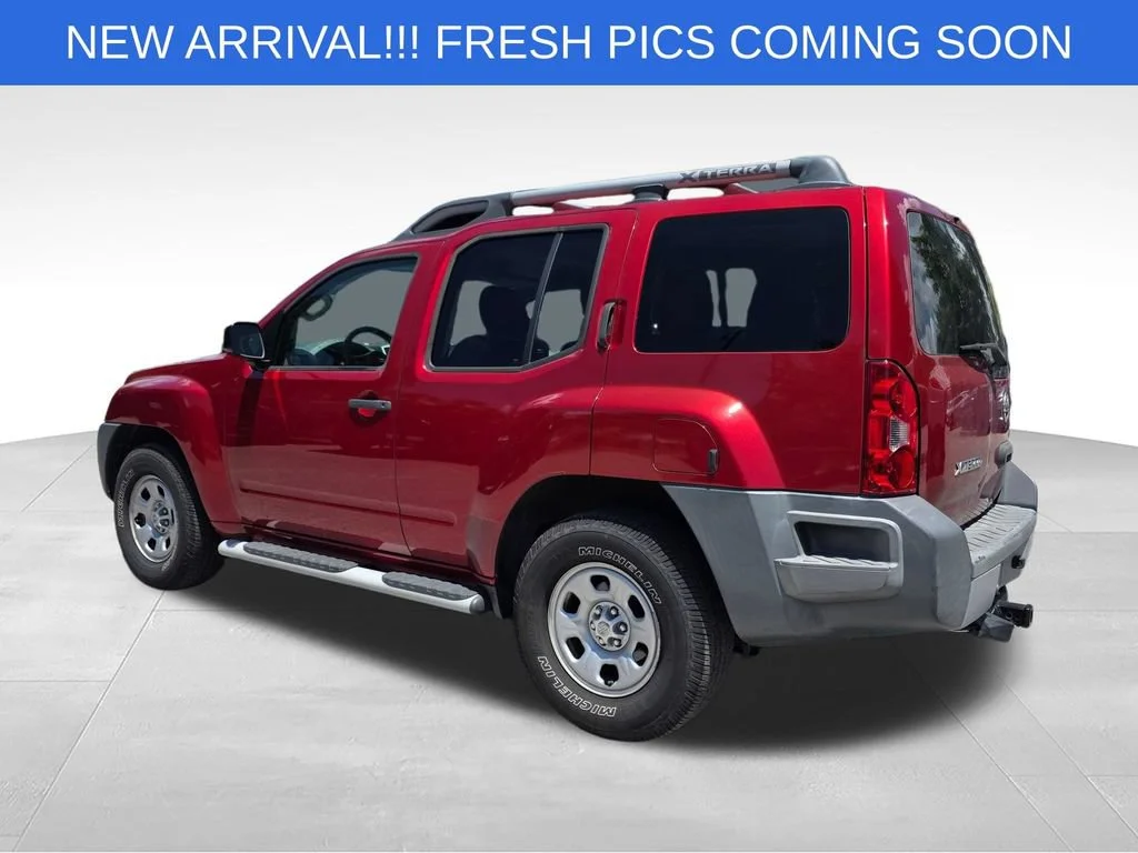 Used 2015 Red Nissan X image 16