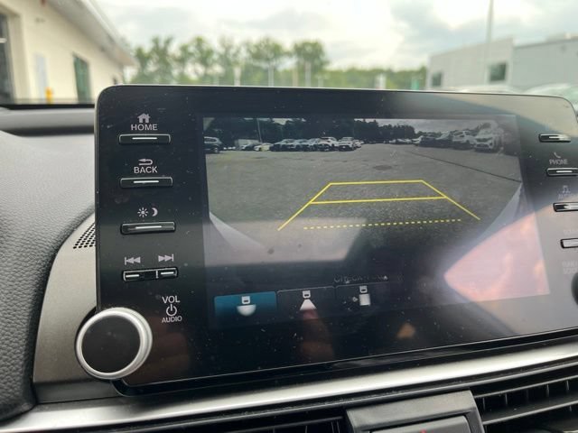 Certified Used 2020 Lunar Silver Metallic Honda Touring image 17