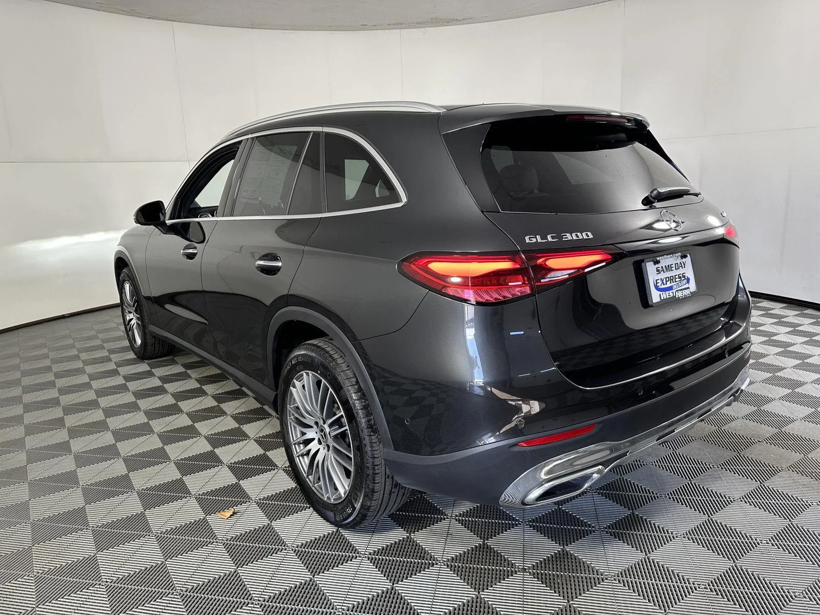 Used 2026  Mercedes-Benz GLC 300 image 30