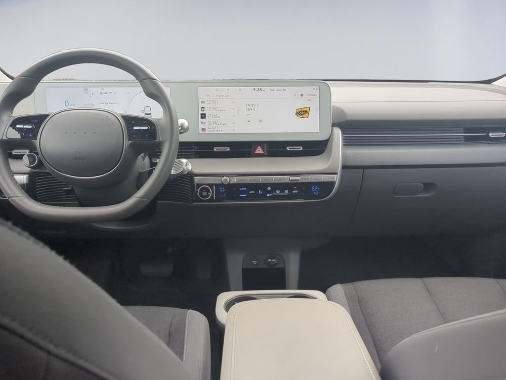 Used 2024 Black Hyundai SE image 14