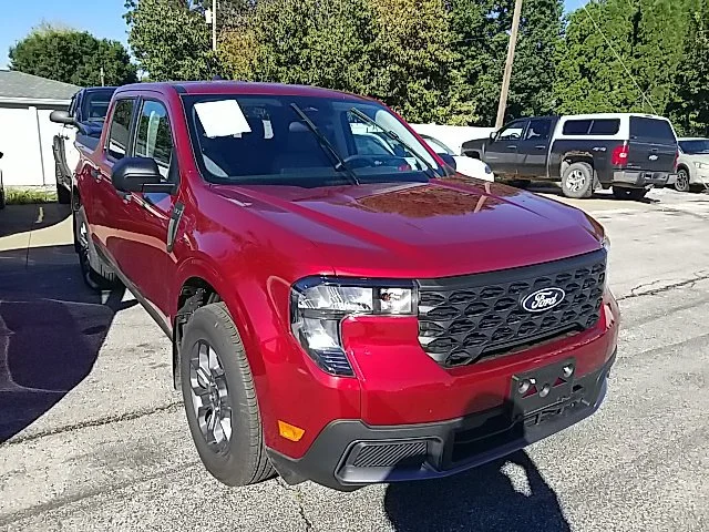 Used 2025 Red Ford XLT image 5
