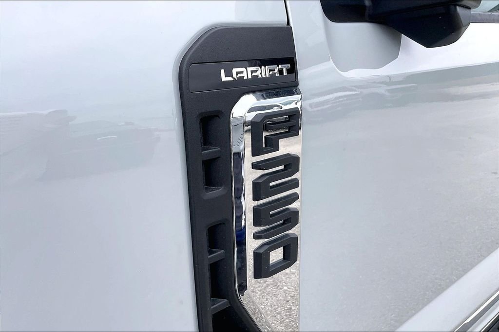 New 2026 Ford Super Duty F-250 Lariat 4D Crew Cab