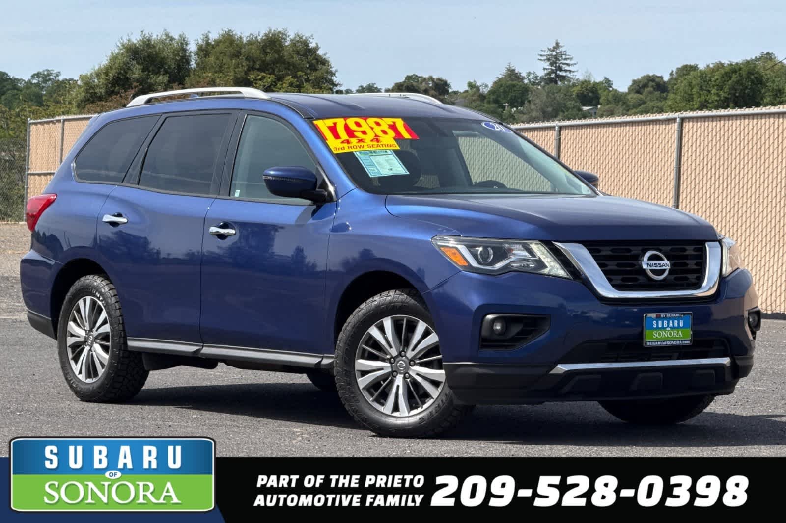 2020 Nissan Pathfinder SV