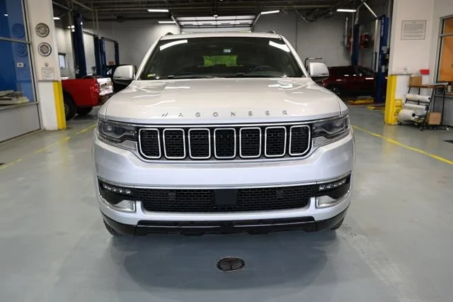 Used 2022  Jeep Series I image 2