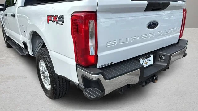 Used 2025  Ford XL image 34