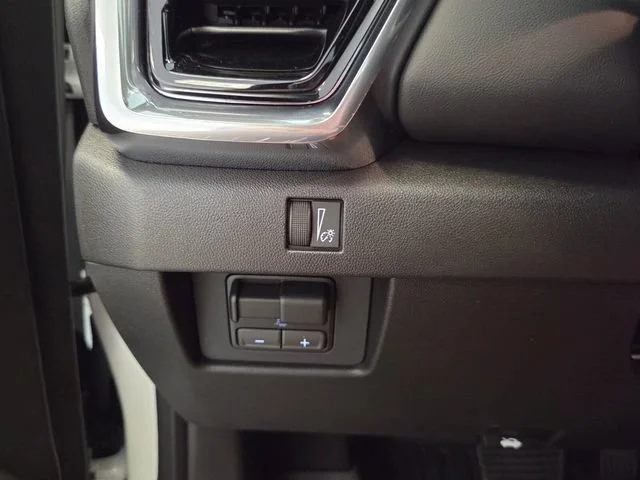 New 2026 Summit White GMC Elevation image 30