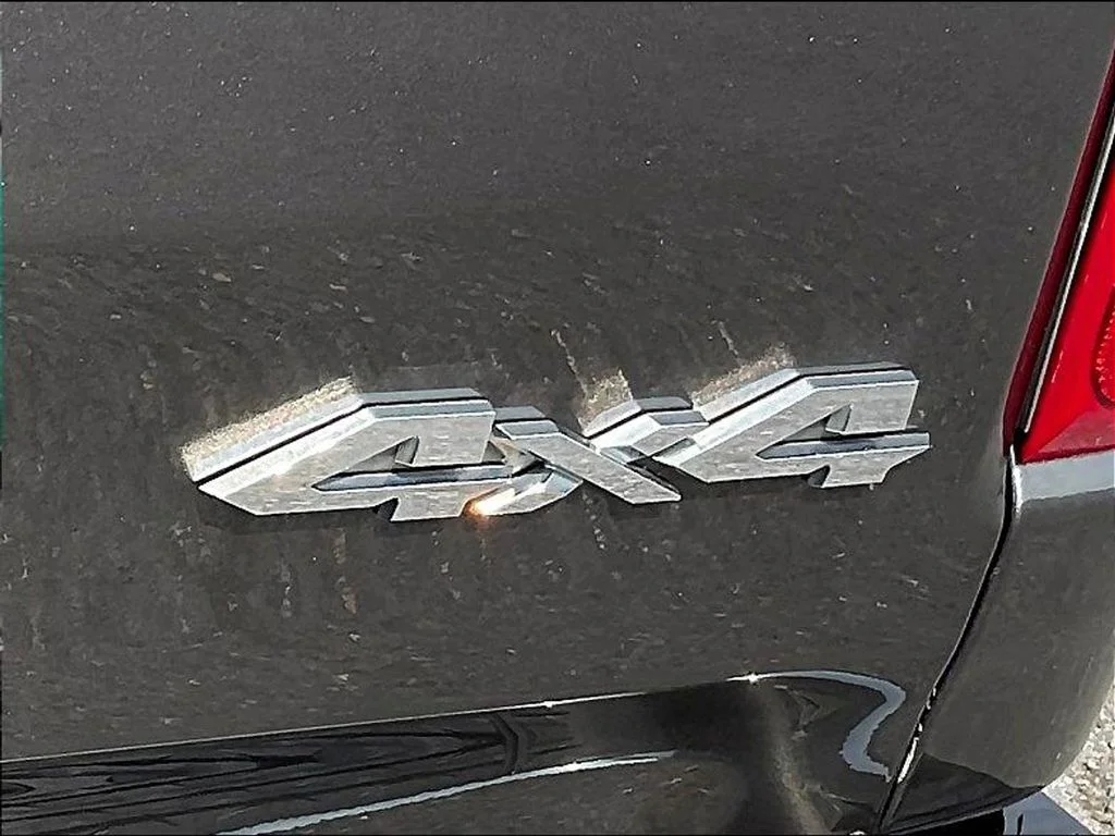 Certified Used 2019 Granite Crystal Clearcoat Metallic Ram Laramie image 28