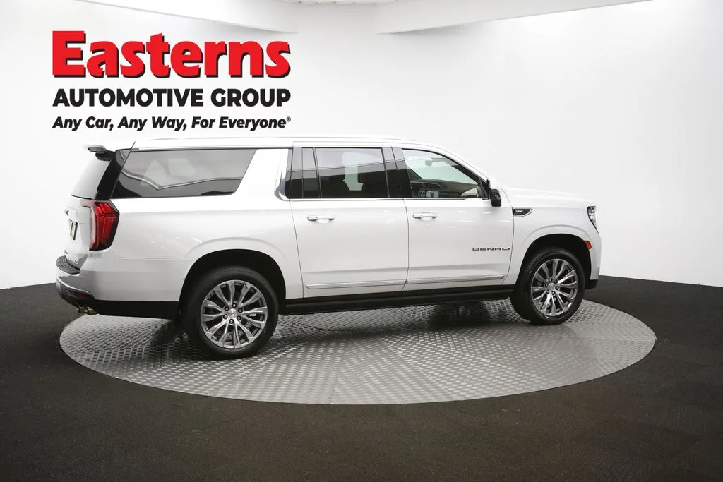 Used 2022 White GMC Denali image 49
